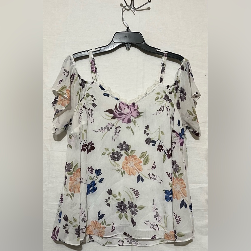 torrid White Floral Cold-Shoulder V-Neck Camisole